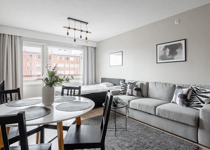 Heartful 1Br Apartment With Balcony Next To Railway Station - Hosted By 2Ndhomes