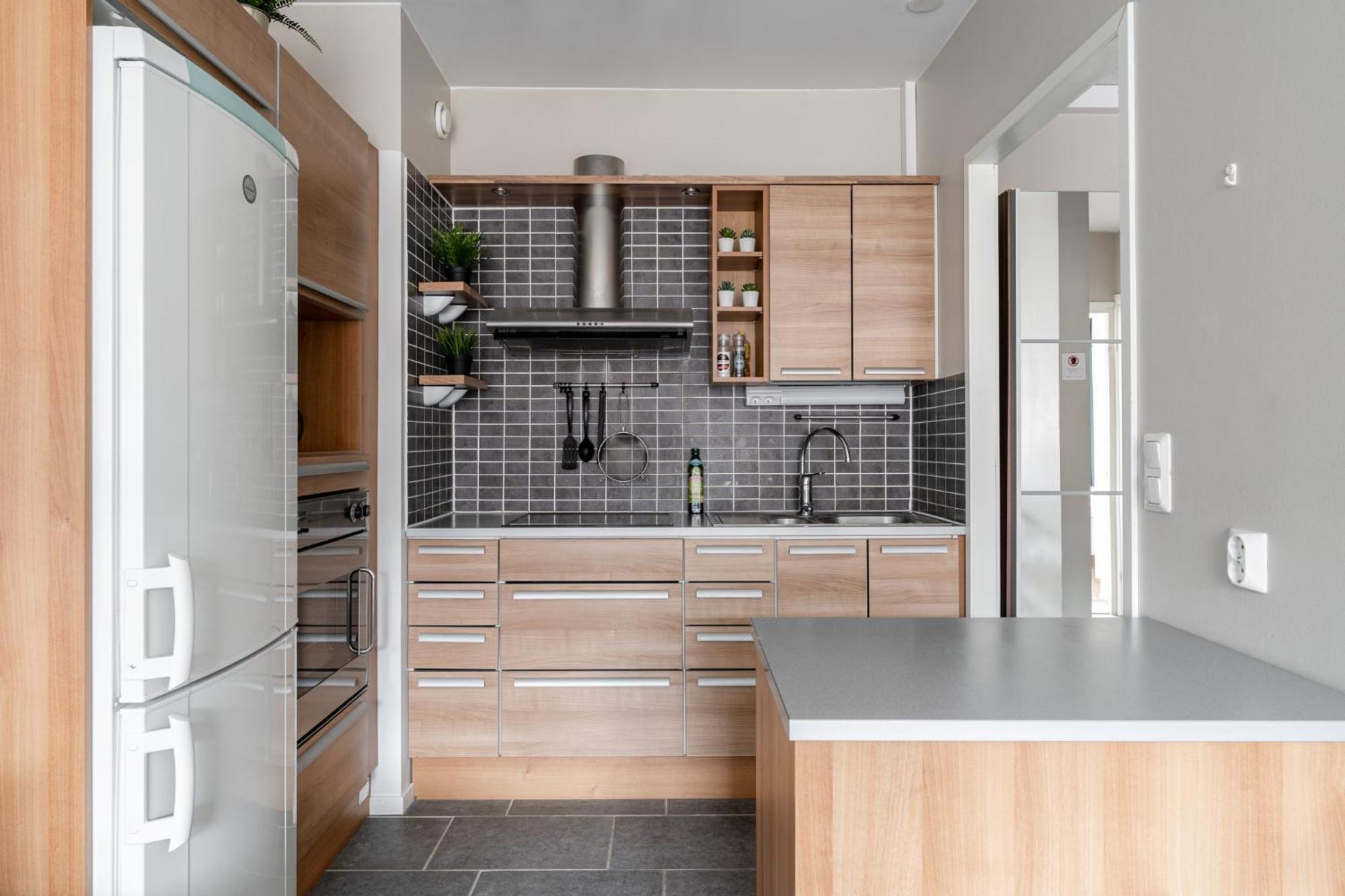 Heartful 1br With Balcony Next To Railway Station - Hosted By 2ndhomes